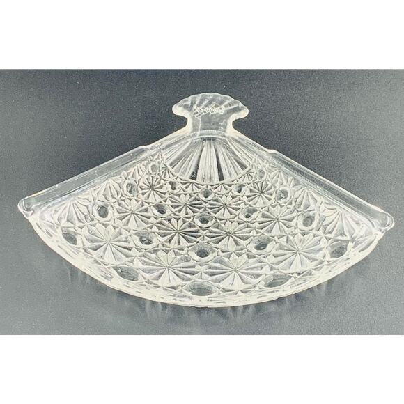 Avon Fan Dish Clear Glass Daisy Button Candy Trinket Soap Plate Pressed Crystal - Picture 7 of 8